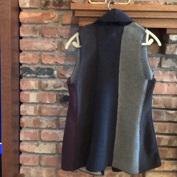 Vest - Picture 2 of 6